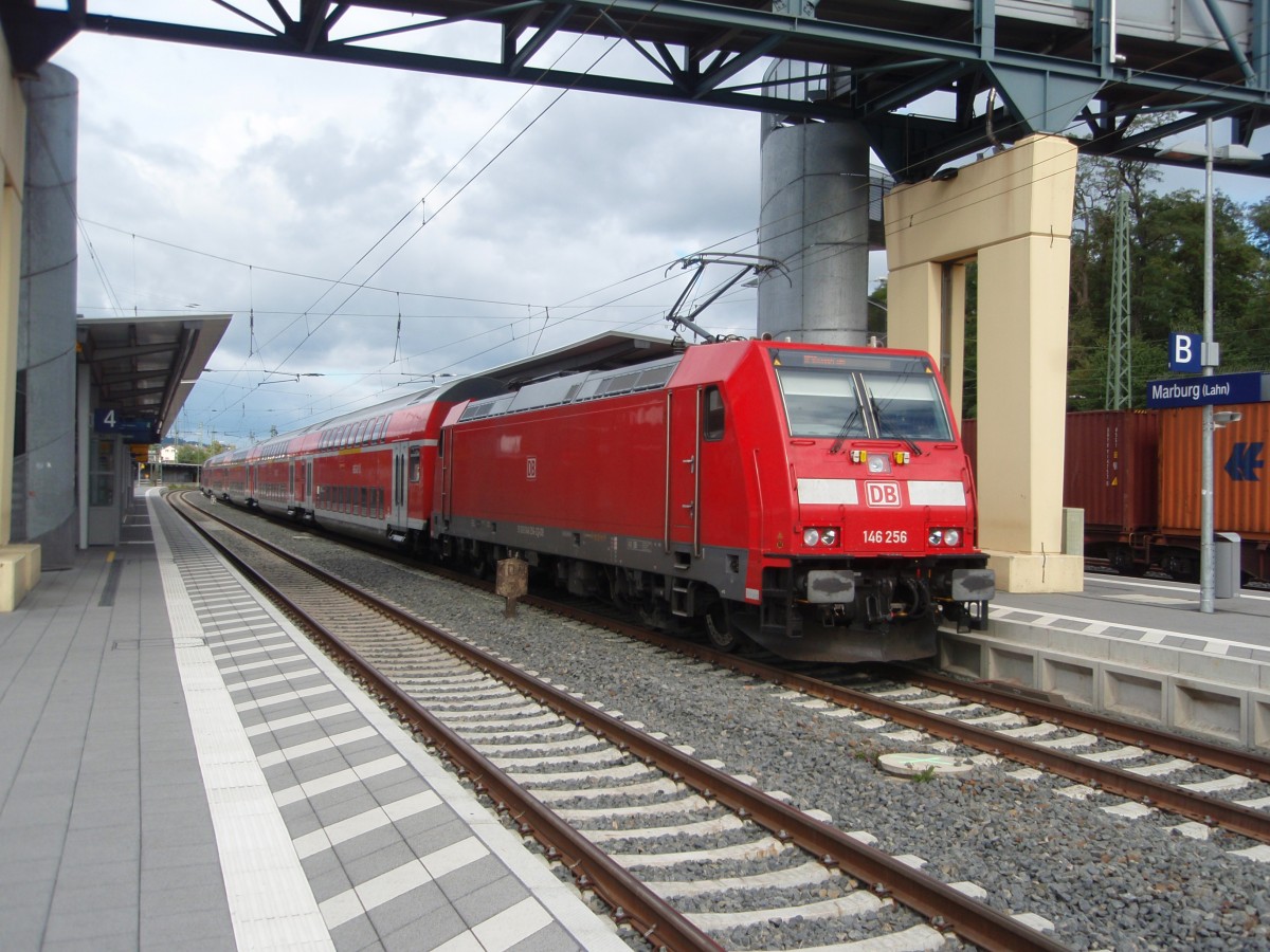 146 256 als RE Frankfurt (Main) Hbf - Kassel in Marburg (Lahn). 20.09.2015
