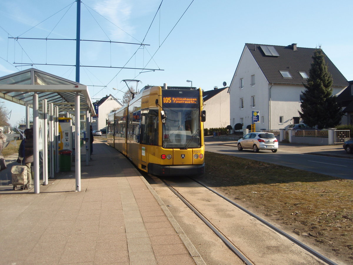 1525 der Ruhrbahn als 105 Essen Frintrop Unterstr. - Essen Rellinghausen Finefraustr. in Essen Abzweig Aktienstr. 24.02.2018