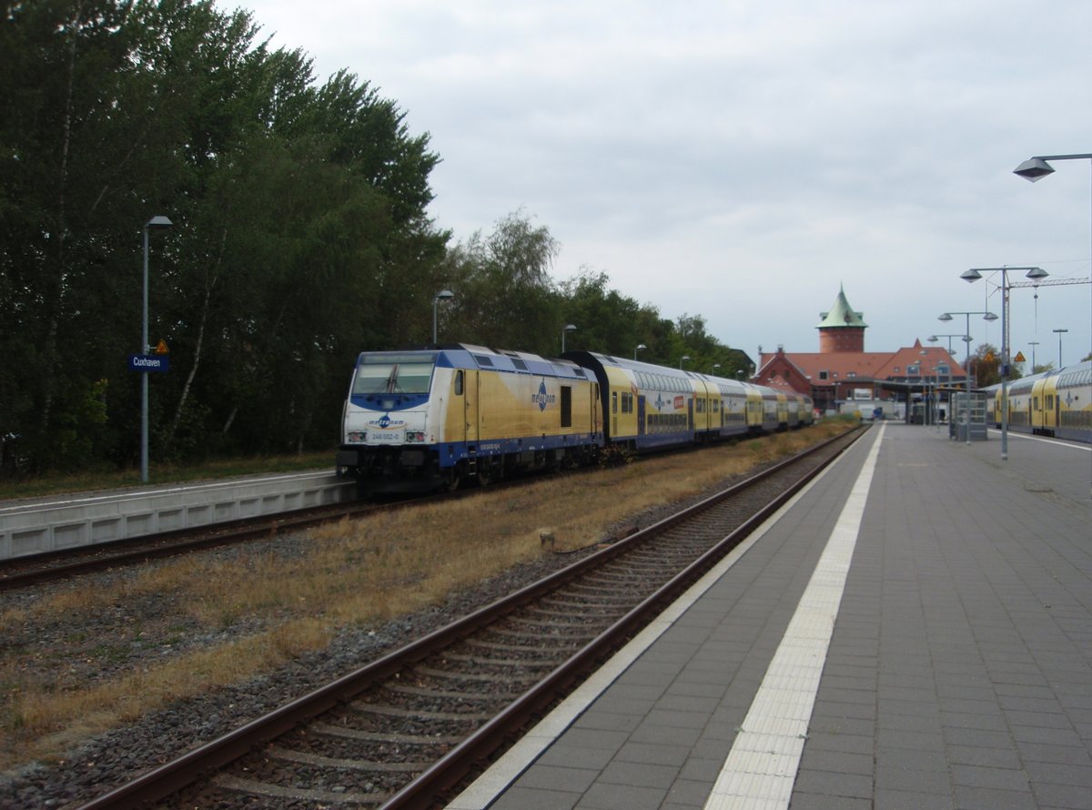 246 002 der metronom Eisenbahngeselschaft als RE 5 aus Hamburg Hbf in Cuxhaven. 18.08.2018
