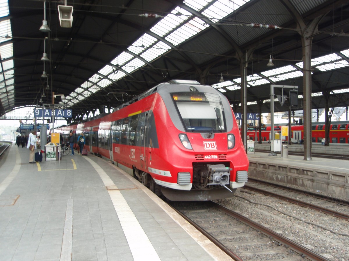 442 759 als RE 9 aus Siegen in Aachen Hbf. 16.05.2015