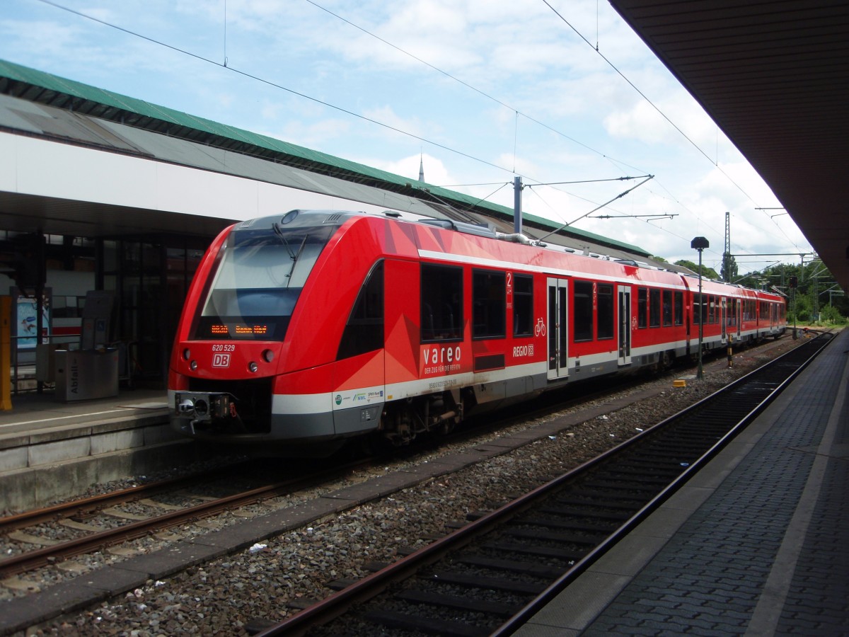 620 529 als RB 30 aus Ahrbrck in Bonn Hbf. 13.06.2015