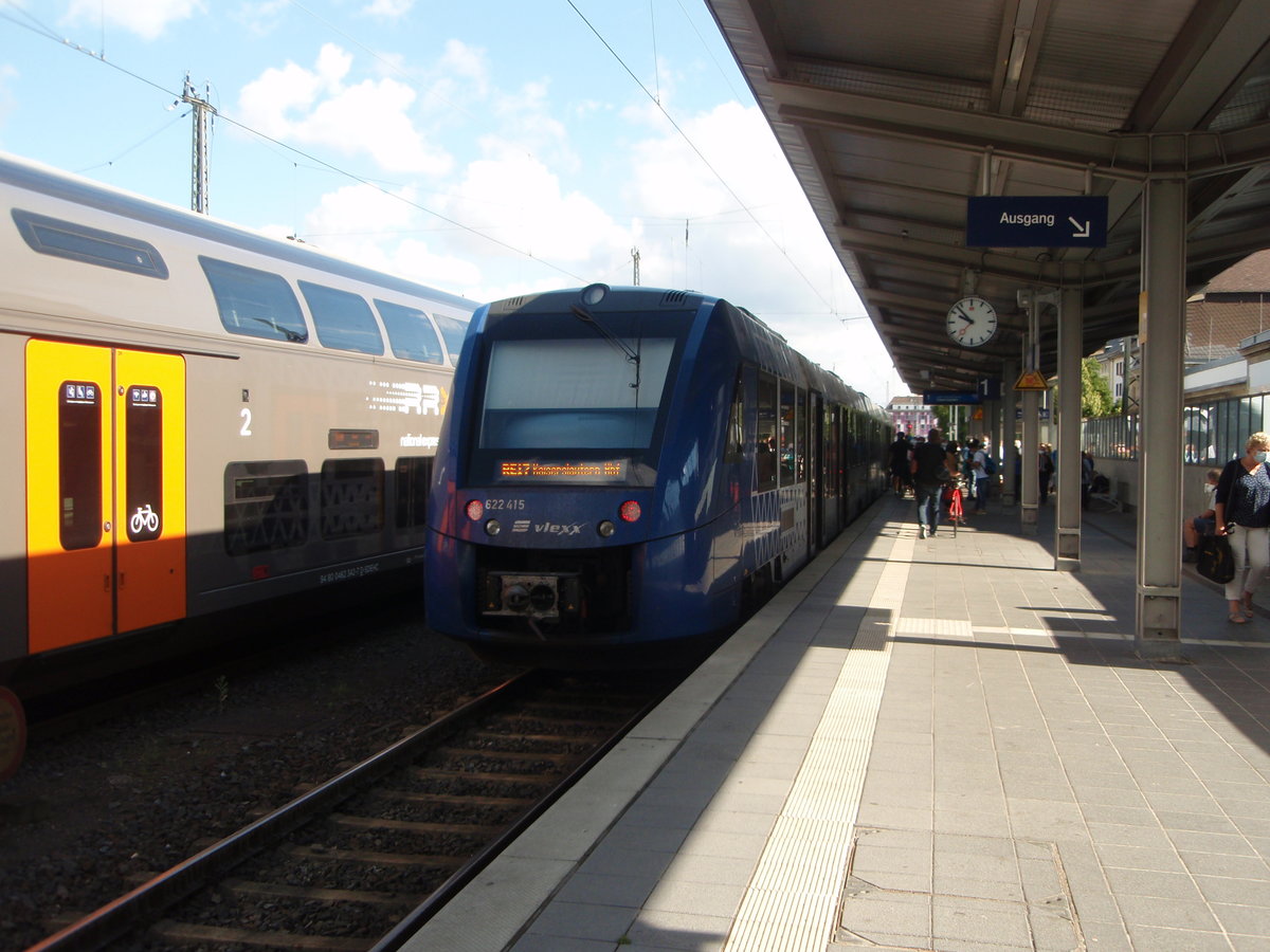 622 415 der vlexx als RE 17 nach Kaiserslautern Hbf in Koblenz Hbf. 11.07.2020