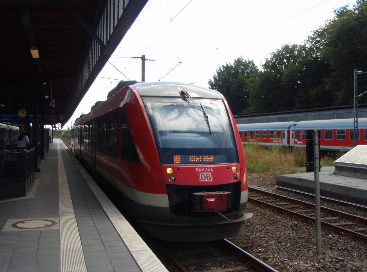 648 354 als RB nach Kiel Hbf in Flensburg. 07.08.2013