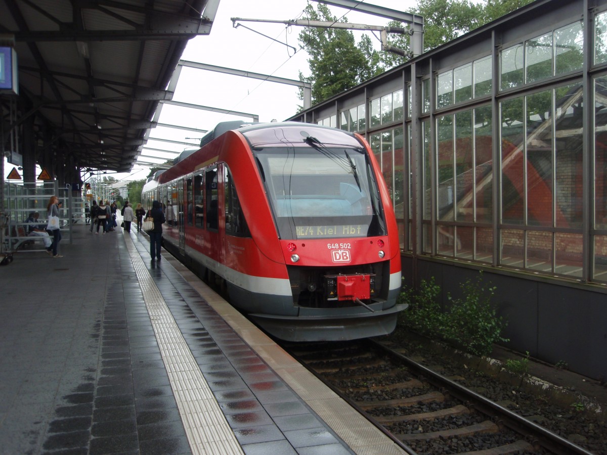 648 502 als RE 74 Husum - Kiel Hbf in Rendsburg. 01.09.2015