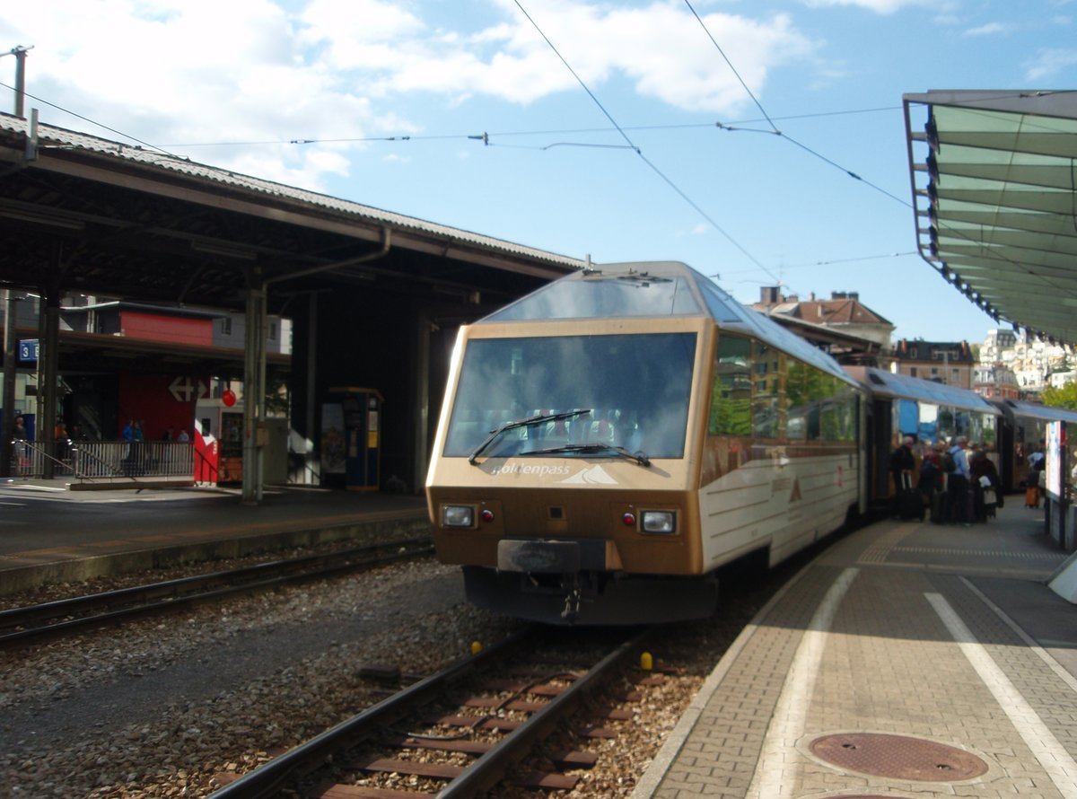 Ein Ast der Montreux-Berner Oberland-Bahn als R aus Zweisimmen in Montreux. 20.09.2017