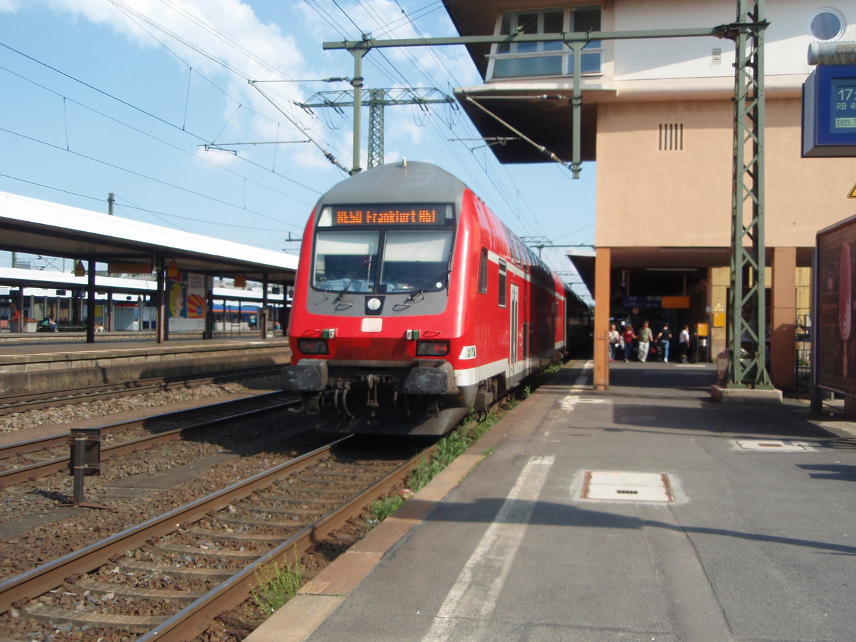 Ein Doppelstock Steuerwagen als RE 50 aus Frankfurt (Main) Hbf in Fulda. 13.06.2020
