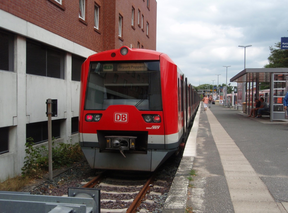 Ein ET 474 als S 1 nach Hamburg Airport in Wedel. 06.08.2013