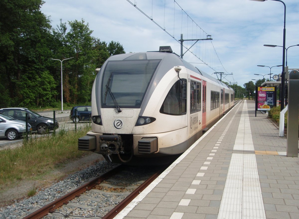 Ein GTW der Arriva als Stoptrein aus Sittard in Kerkrade Centrum. 10.06.2017