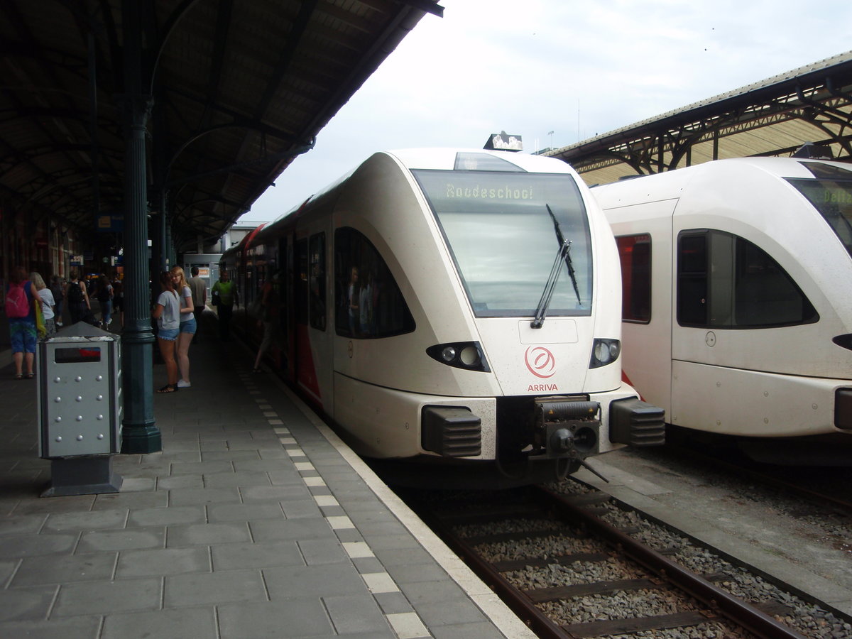 Ein GTW der Arriva als Stoptrein aus Eemshaven in Groningen. 28.07.2018