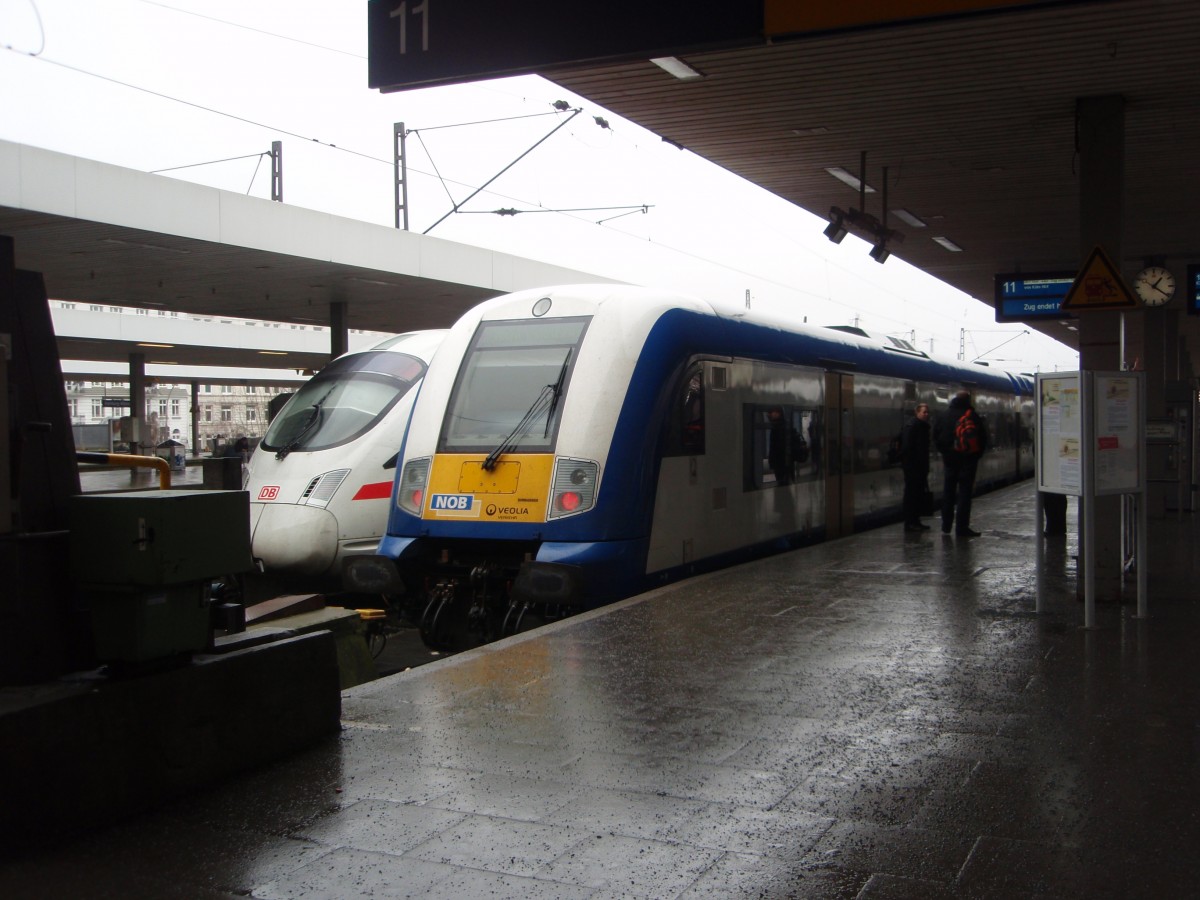 Ein Married-Pair Steuerwagen der Nord-Ostsee-Bahn als HKX aus Kln Hbf in Hamburg-Altona. 07.02.2015