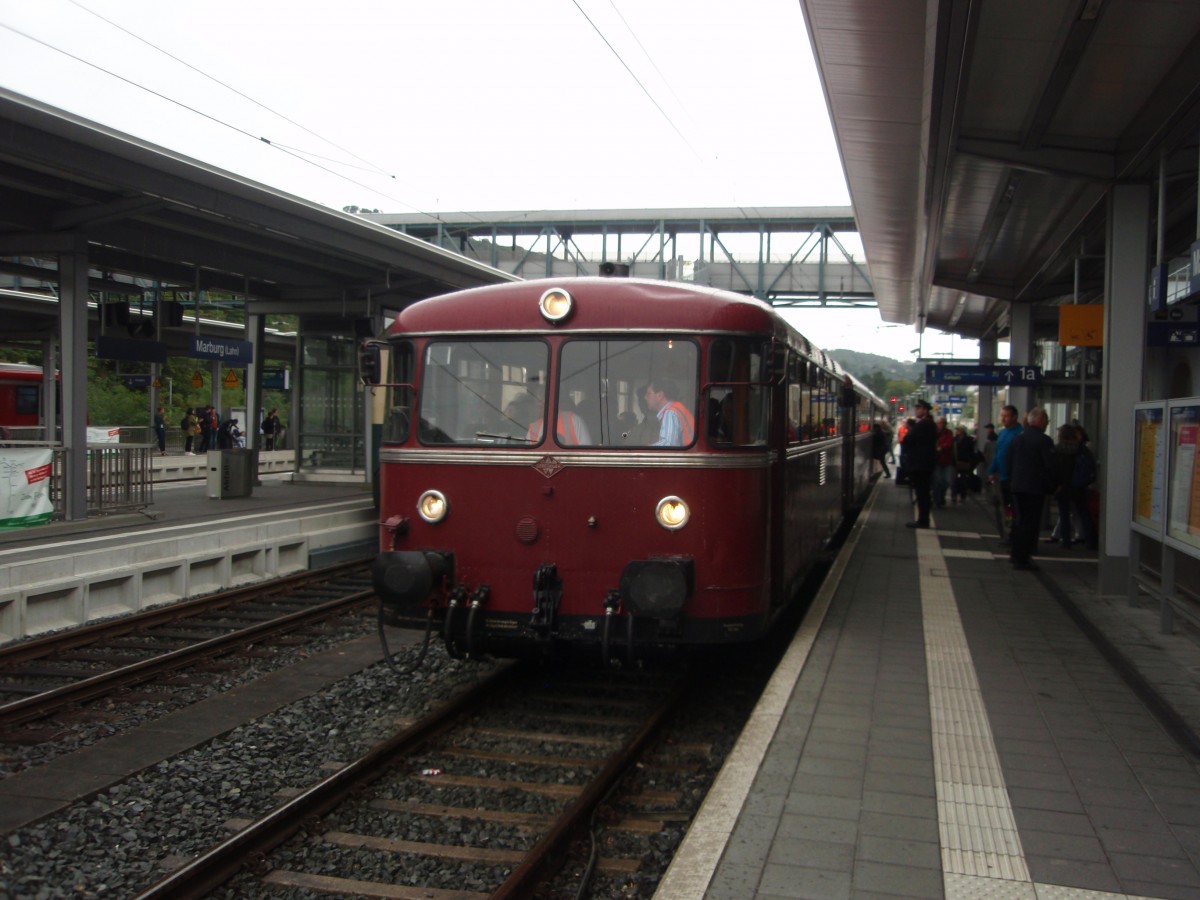 Ein Uerdinger Schienenbus als R 42 nach Korbach in Marburg (Lahn). 13.09.2015
