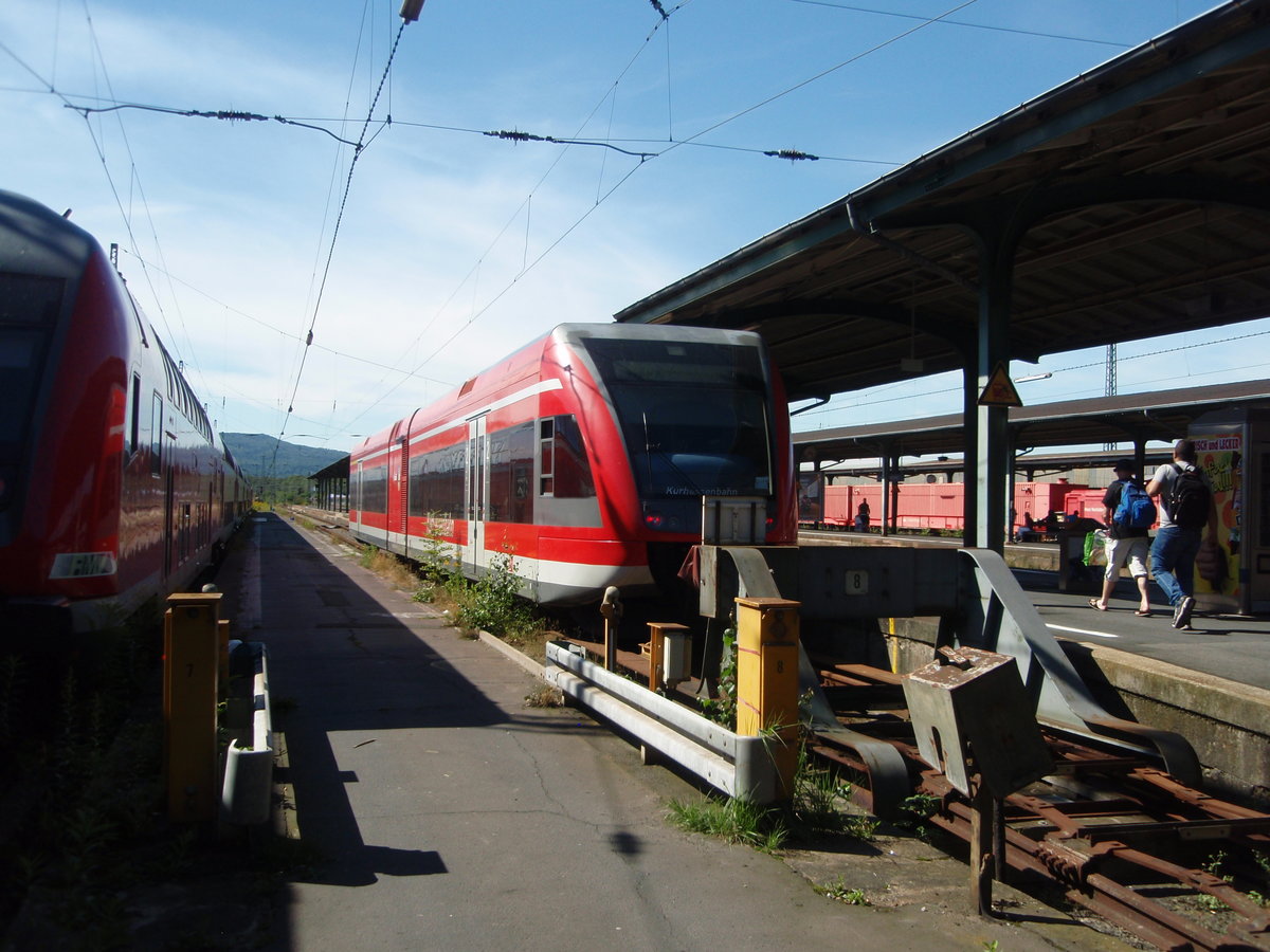 Ein VT 646 als R 39 nach Bad Wildungen in Kassel Hbf. 13.08.2016