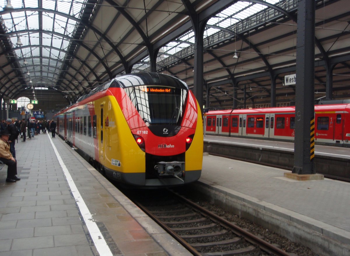 ET 162 der Hessischen Landesbahn als RB 75 aus Aschaffenburg Hbf in Wiesbaden Hbf. 02.02.2019