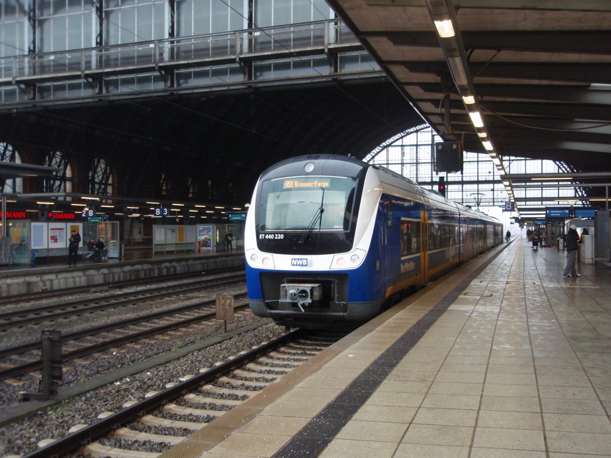 ET 440 220 der NordWestBahn als RS 1 nach Bremen-Farge in Bremen Hbf. 07.02.2015