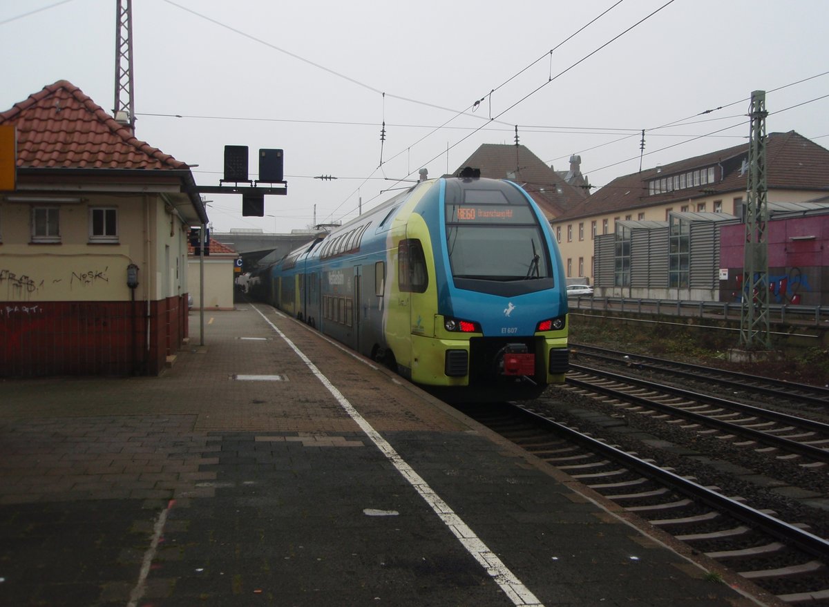 ET 607 der Westfalenbahn als RE 60 Rheine - Braunschweig Hbf in Osnabrck Hbf. 29.12.2018