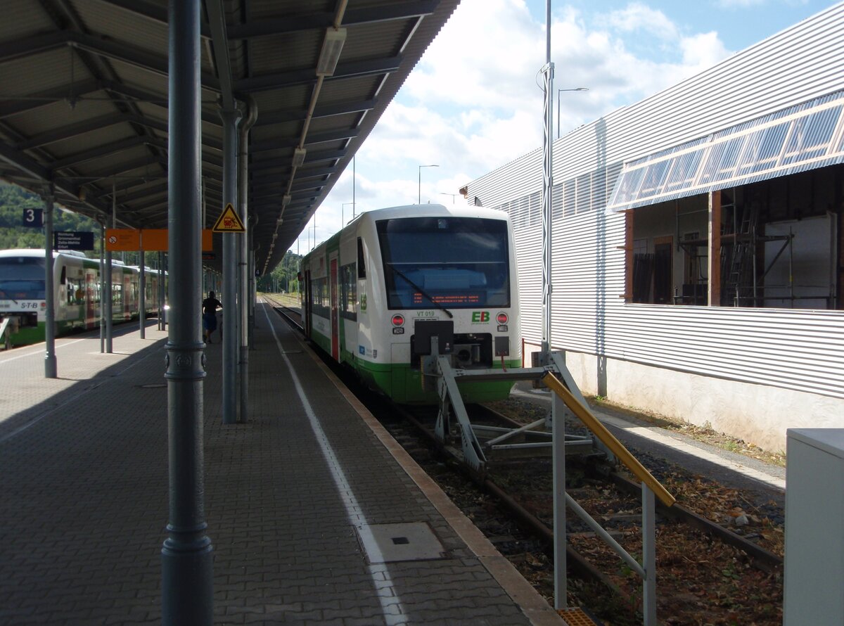 VT 019 der Erfurter Bahn als RB nach Schweinfurt Hbf in Meiningen. 31.07.2021