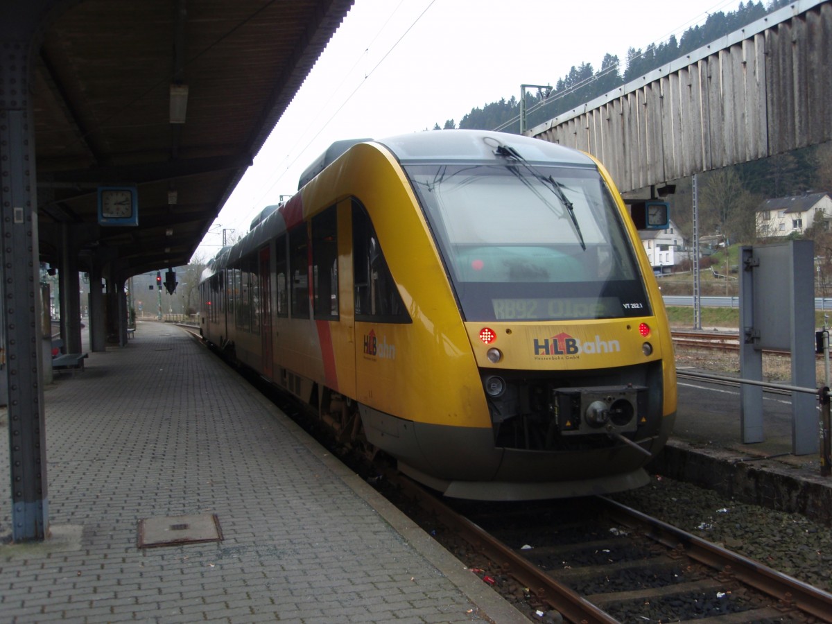VT 262.1 der Hessischen Landesbahn als RB 92 nach Olpe in Finnentrop. 24.01.2015