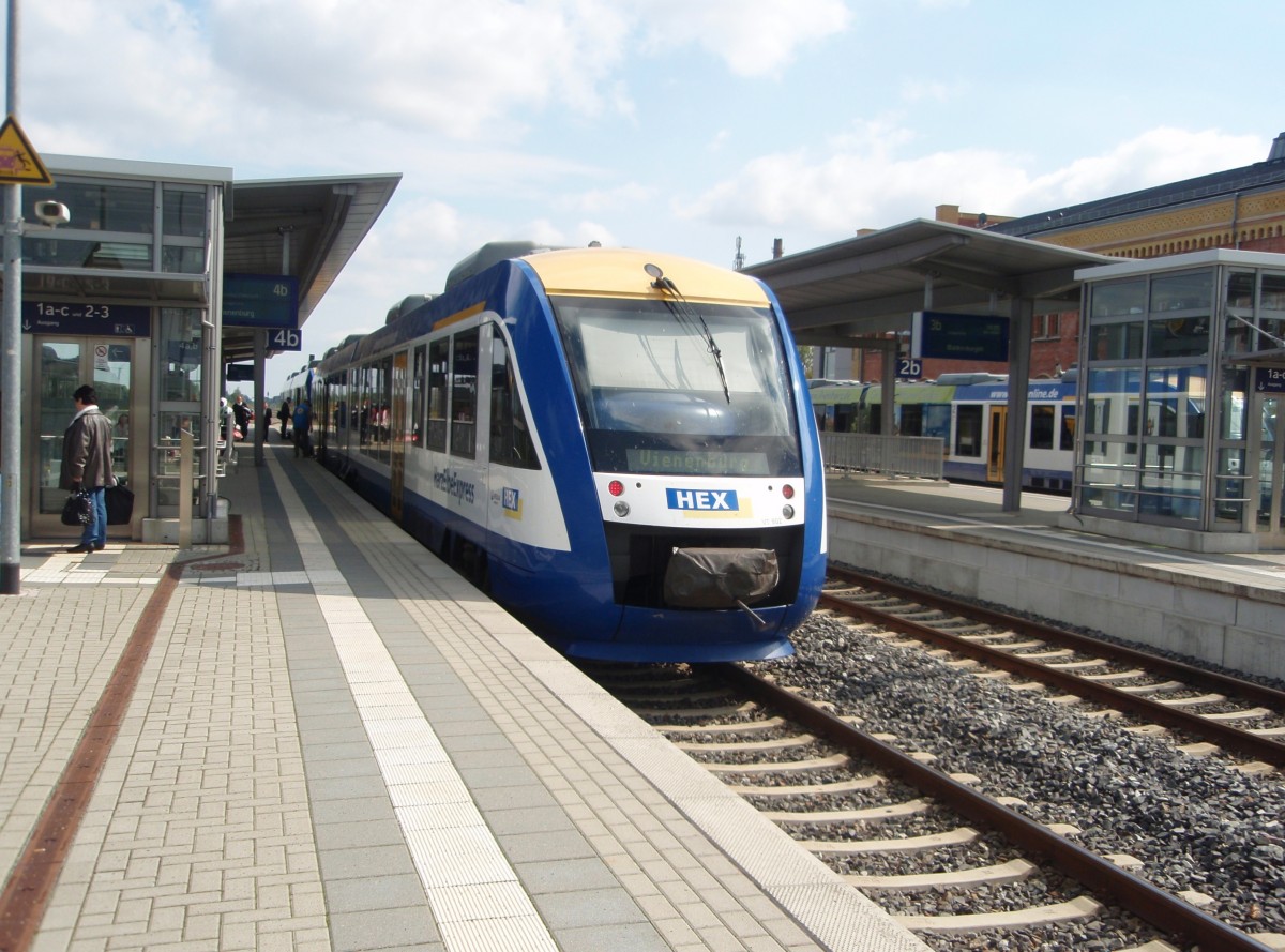 VT 802 der Veolia Verkehr Sachsen-Anhalt als HEX Magdeburg Hbf - Vienenburg in Halberstadt. 03.09.2014