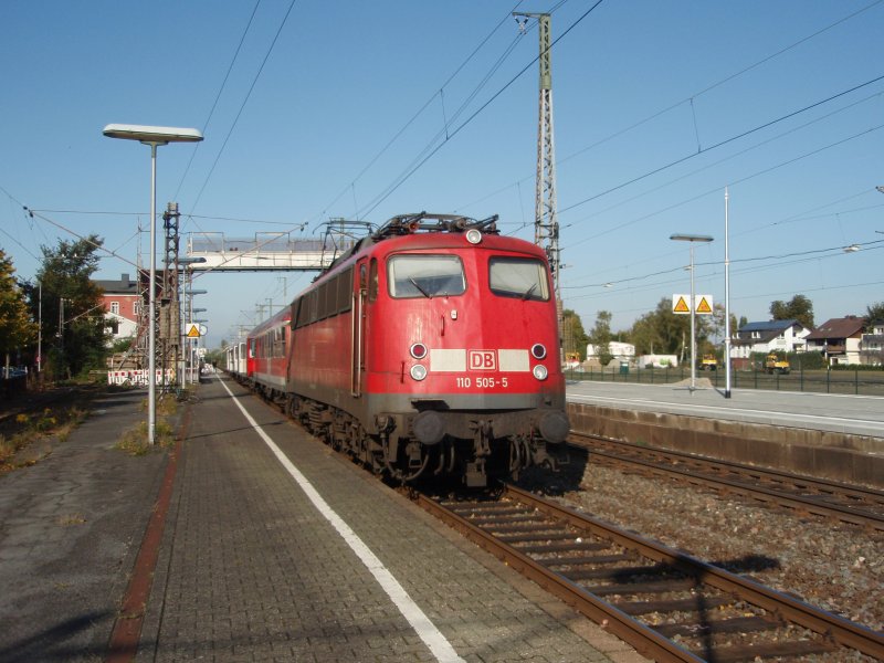 110 505 als RB 59 aus Dortmund Hbf in Soest. 03.10.2008