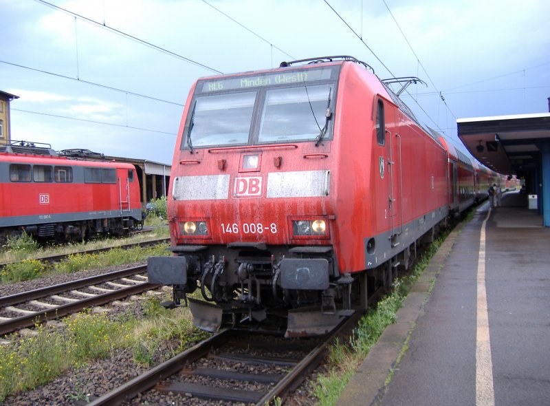 146 008 als RE 6 nach Dsseldorf Hbf in Minden (Westf.). 09.07.2006