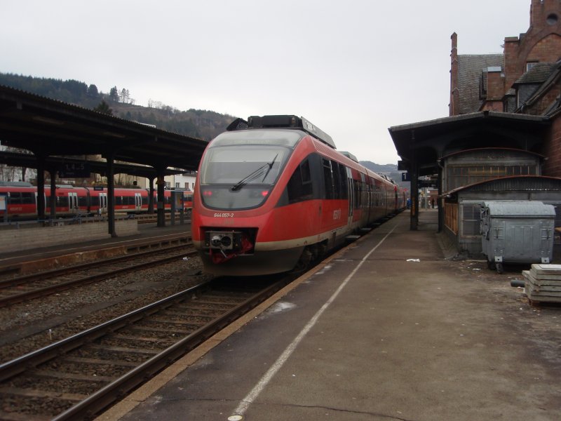 644 057 als RE 22 nach Kln Messe/Deutz in Gerolstein. 31.01.2009