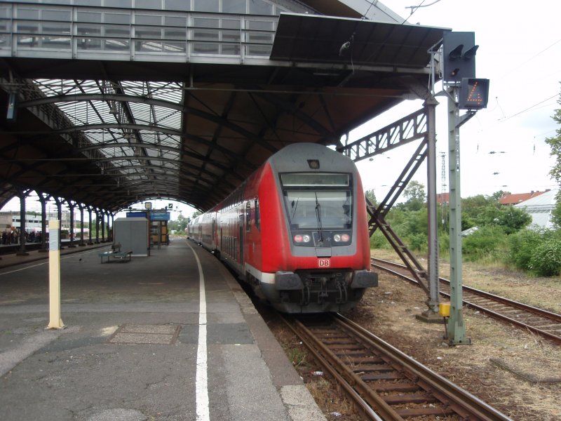 Ein Doppelstock Steuerwagen als RE 7 nach Rheine in Krefeld Hbf. 28.06.2008
