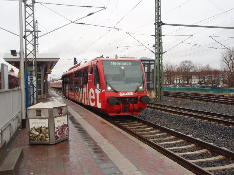 Ein RegioSprinter der Rurtalbahn als RB 21 nach Heimbach in Dren. 08.03.2009
