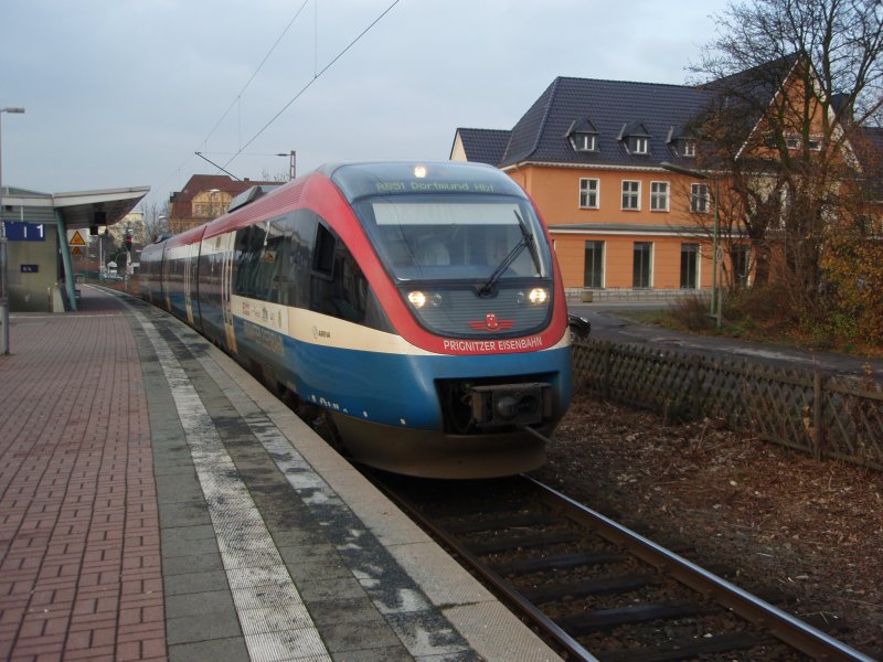 Ein VT 643 der Prignitzer Eisenbahn als RB 51 nach Dortmund Hbf in Lnen Hbf. 29.11.2008