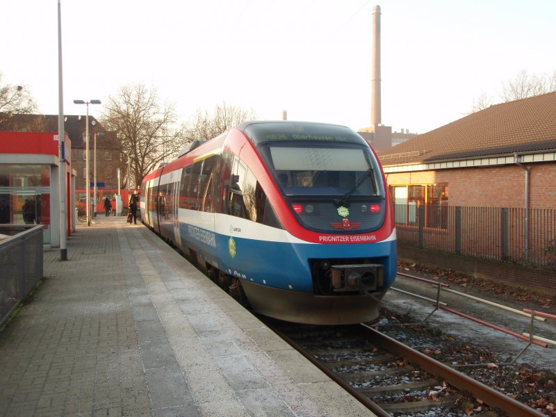 Ein VT 643.2 der Prignitzer Eisenbahn als RB 36 aus Oberhausen Hbf in Duisburg-Ruhrort. 29.12.2008