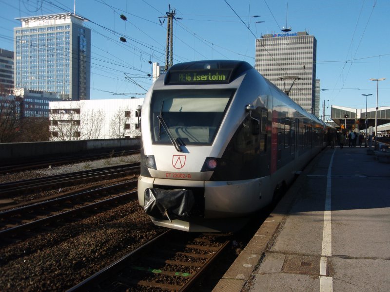 ET 22002-B als RE 16 nach Iserlohn in Essen Hbf. 09.02.2008