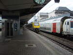 08562 als R nach Bruxelles Airport in Charleroi Central.