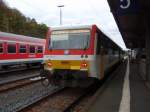 928 677 der Westerwaldbahn als HTB nach Betzdorf (Sieg) in Dillenburg.