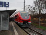 633 004 als RB 61 aus Frankfurt (Main) Hbf in Dieburg.