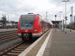 DB Regio NRW/33617/423-542-als-s-13-aus 423 542 als S 13 aus Kln-Hansaring in Troisdorf. 21.12.2008