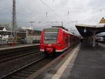 DB Regio NRW/642120/425-060-als-re-11-duesseldorf 425 060 als RE 11 Düsseldorf Hbf - Kassel-Wilhelmshöhe in Paderborn Hbf. 08.12.2018