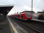 425 071 als RE 11 Kassel-Wilhelmshhe - Dsseldorf Hbf in Paderborn Hbf.