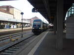 Regentalbahn/831616/223-081-der-laenderbahn-als-re 223 081 der Lnderbahn als RE 2/25 Hof Hbf/Praha hl.n. - Mnchen Hbf in Regensburg Hbf. 18.11.2023