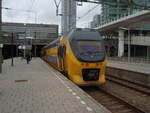 Zwei DD-IRM als IC aus Leeuwarden in Den Haag Centraal.