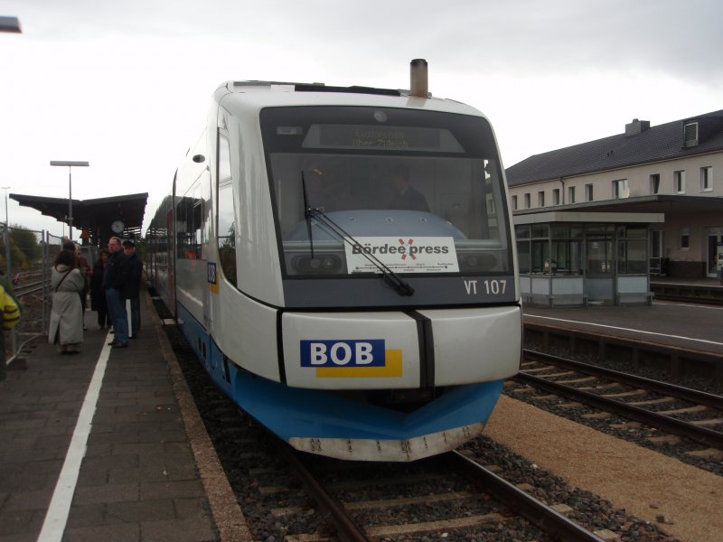 VT 107 der Bayerischen Oberlandbahn als BrdeExpress nach Dren in Euskirchen. 05.10.2008

