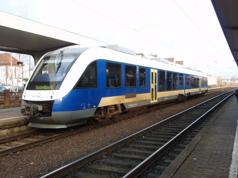 VT 4.07 der eurobahn als RB 77 nach Bodenburg in Bnde (Westf.). 17.12.2008