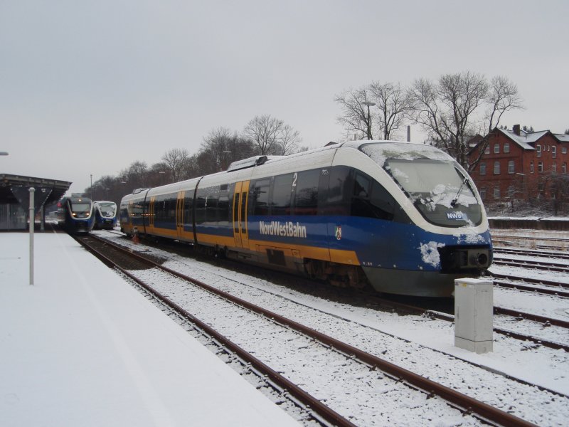 VT 711 der NordWestBahn abgestellt in Holzminden. 14.02.2009