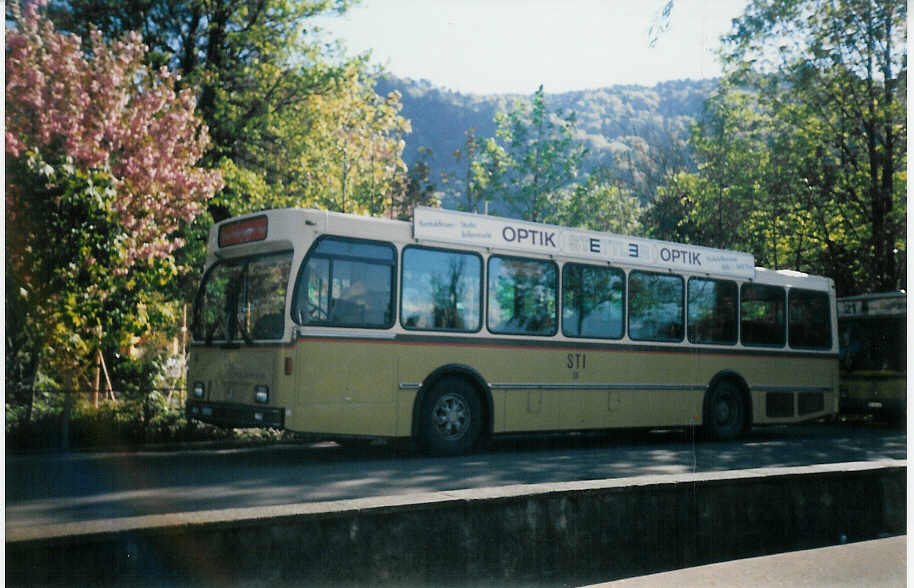 (012'233) - STI Thun - Nr. 58/BE 413'458 - Saurer/R&J am 5. Mai 1995 bei der Schifflndte Thun