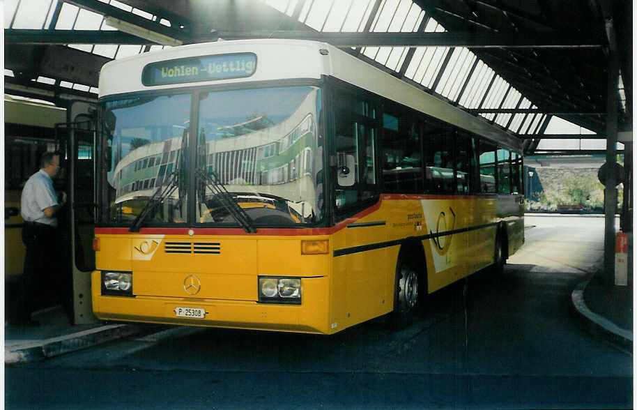 (015'213) - PTT-Regie - P 25'308 - Mercedes/R&J am 11. September 1996 in Bern, Postautostation