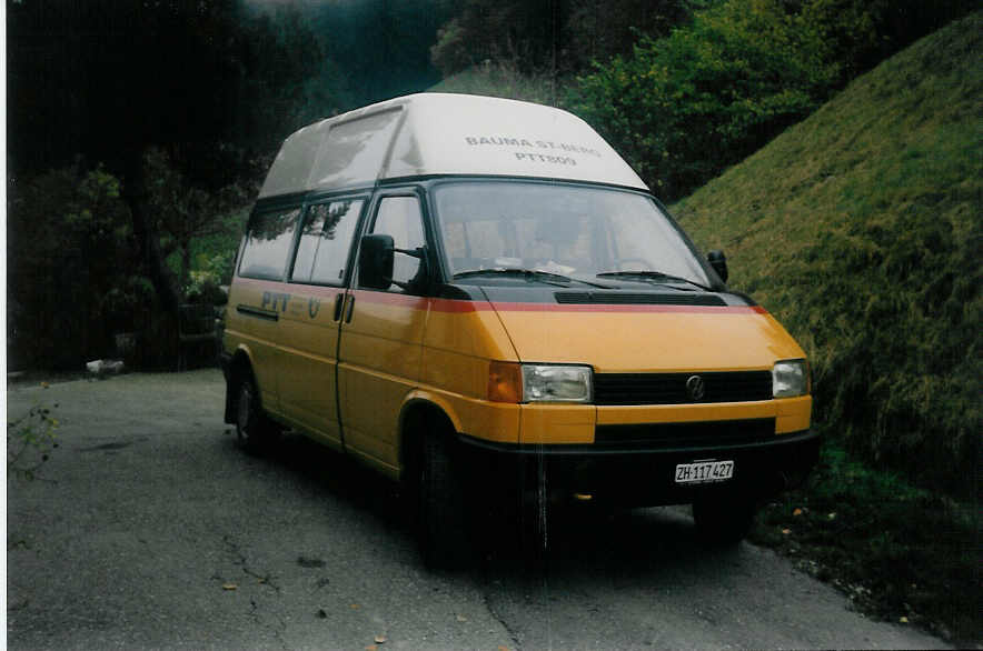 (015'610) - Leutenegger, Bauma - ZH 117'427 - VW am 11. Oktober 1996 in Bauma