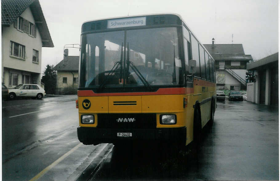 (015'900B) - PTT-Regie - P 24'432 - NAW/Hess am 20. November 1996 in Schwarzenburg, Garage