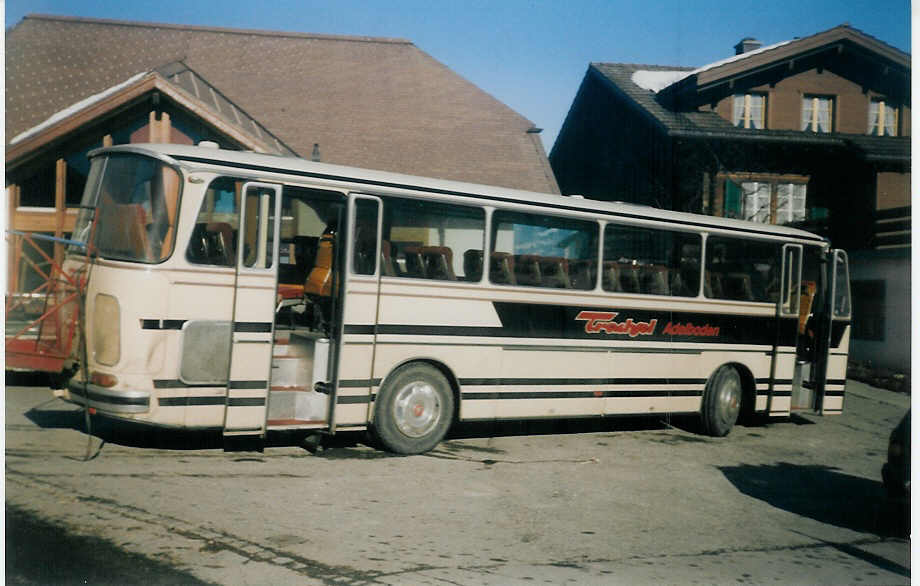 (016'205) - Trachsel, Adelboden - BE 142'585 - Setra am 26. Januar 1997 in Adelboden, Garage