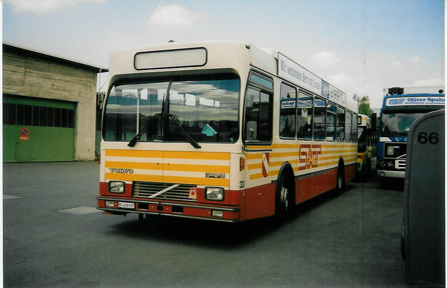 (016'914) - SAT Thun - Nr. 33/BE 419'033 - Volvo/R&J am 22. April 1997 in Thun, Garage