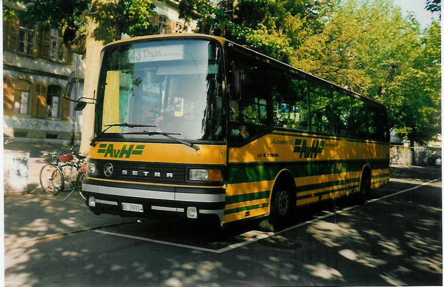 (017'118) - AvH Heimenschwand - Nr. 1/BE 26'814 - Setra am 28. Mai 1997 in Thun, Aarefeld