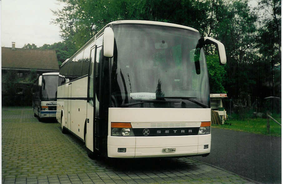 (017'134) - AAGI Interlaken - Nr. 18/BE 70'064 - Setra am 2. Juni 1997 in Thun, Scherzligen/Schadau