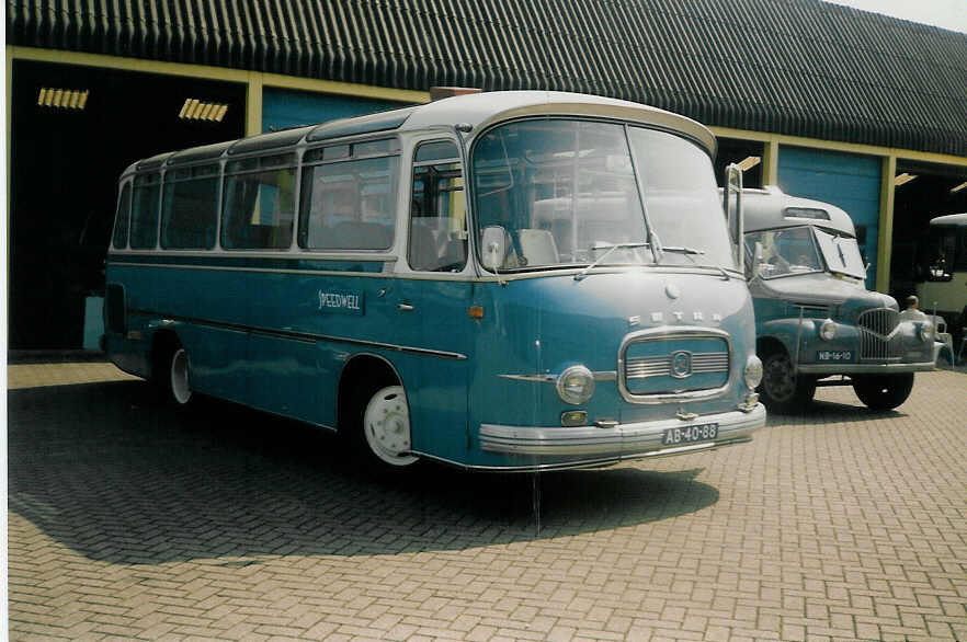 (017'729) - SVA Dordrecht - AB-40-88 - Setra am 12. Juli 1997 in Pijnacker, Garage